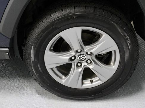 Used 2024 Toyota RAV4 XLE AWD/4WD image 19