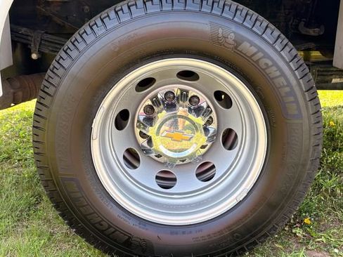 Used 2025 Chevrolet Silverado 3500 W/T AWD/4WD image 19