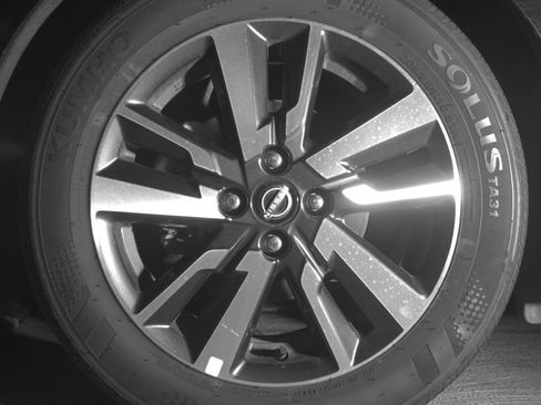 Used 2025 Nissan Versa SV FWD image 12