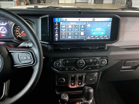 Used 2026 Jeep Wrangler Sport image 9