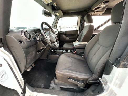 Used 2018 Jeep Wrangler Sport AWD/4WD image 13
