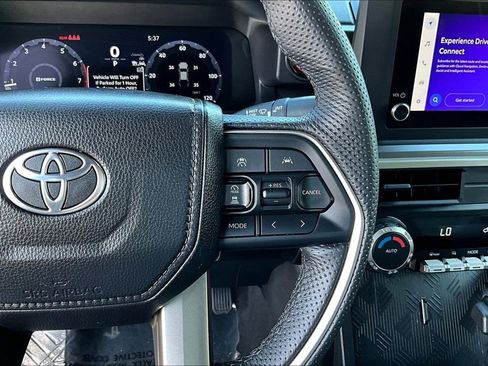 Used 2025 Toyota Tacoma TRD Off-Road AWD/4WD image 15