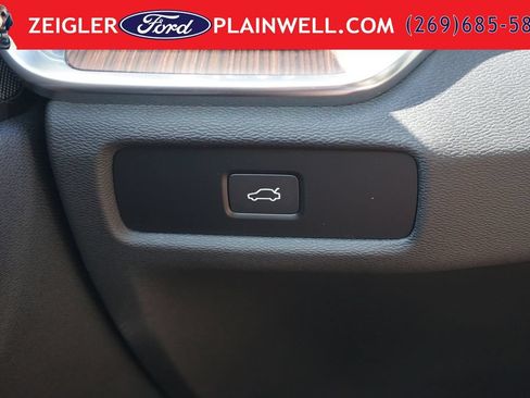 Used 2024 Volvo V60 B5 Cross Country Plus AWD/4WD image 29
