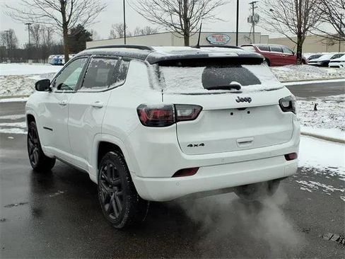 Certified 2024 Jeep Compass Limited w/ High Altitude Package image 6