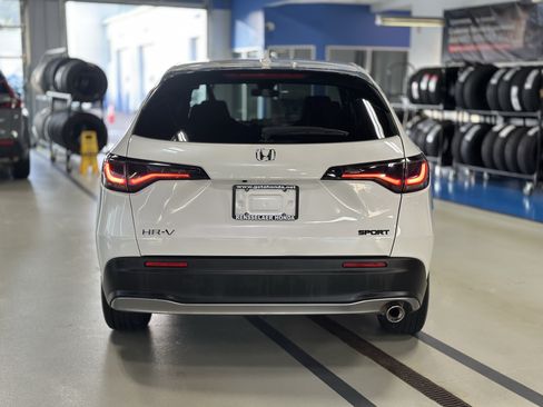 Used 2025 Honda HR-V Sport image 6