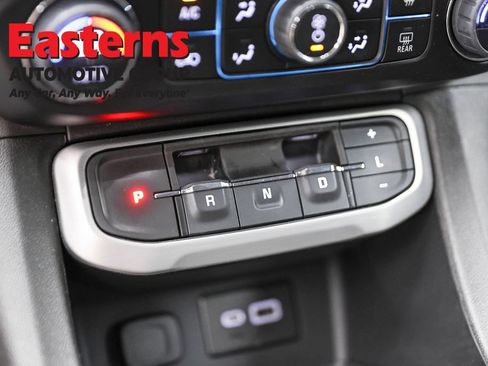 Used 2023 GMC Acadia SLE FWD image 12