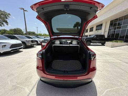 Used 2021 Tesla Model Y 2WD image 31