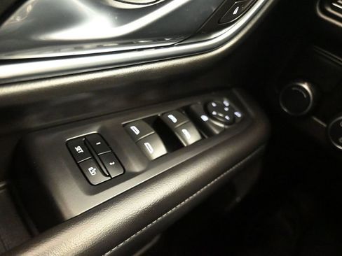 Used 2021 Chevrolet Suburban LT RWD image 19