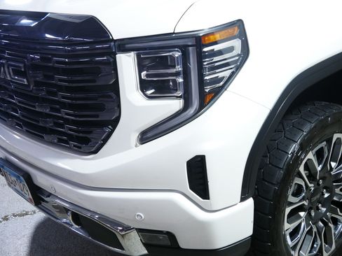 Used 2023 GMC Sierra 1500 Denali Ultimate AWD/4WD image 16