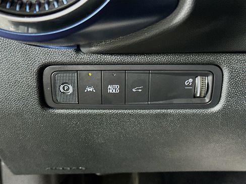 Used 2025 Chevrolet Equinox EV LT w/ Convenience Package image 17