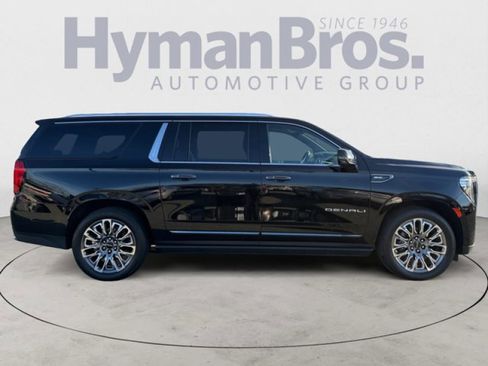 Used 2023 GMC Yukon XL Denali Ultimate image 2