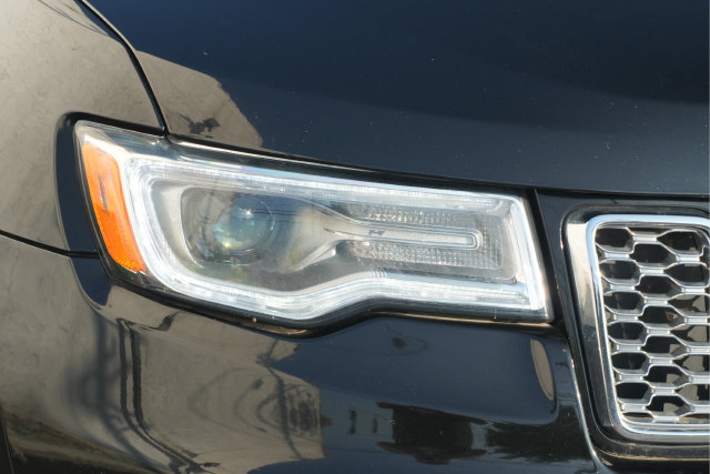 Used 2020 Jeep Grand Cherokee Overland AWD/4WD image 43