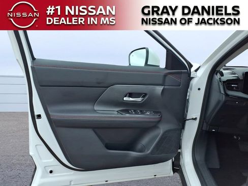 Certified 2025 Nissan Kicks SR AWD/4WD image 17