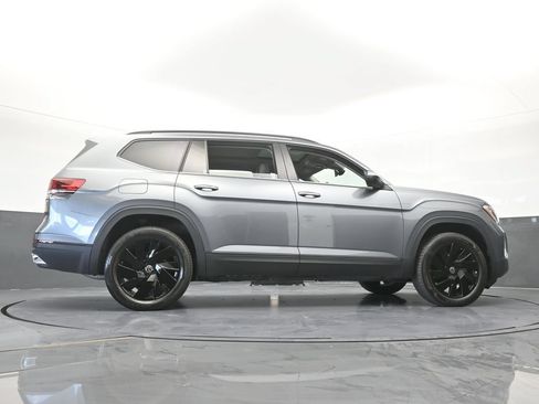 Used 2024 Volkswagen Atlas SE w/ Panoramic Sunroof Package FWD image 62