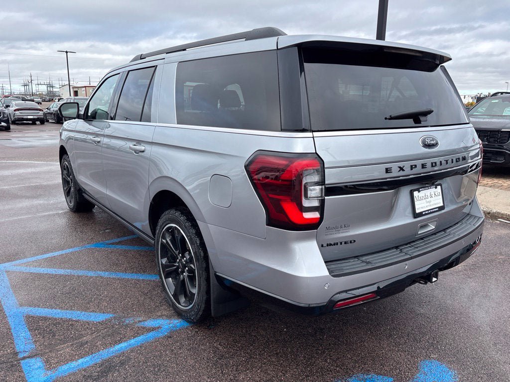 Used 2024 Ford Expedition Max Limited AWD/4WD image 7