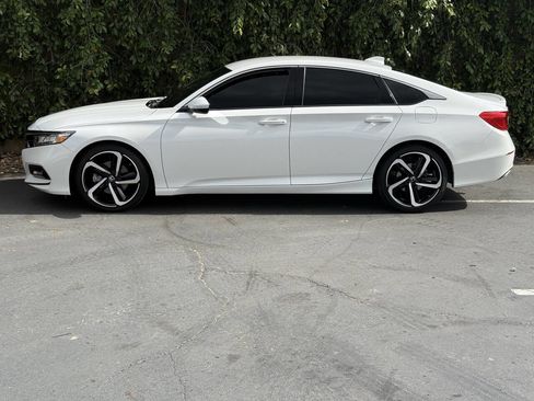 Used 2018 Honda Accord Sport image 6