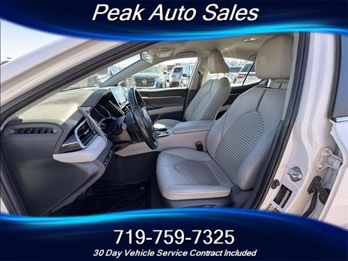 Used 2023 Toyota Camry SE image 14