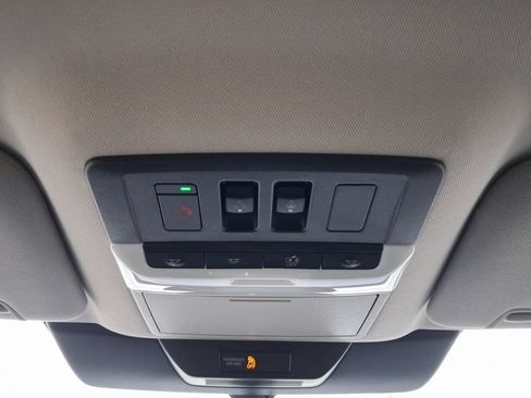 New 2026 Nissan Pathfinder Platinum FWD image 8