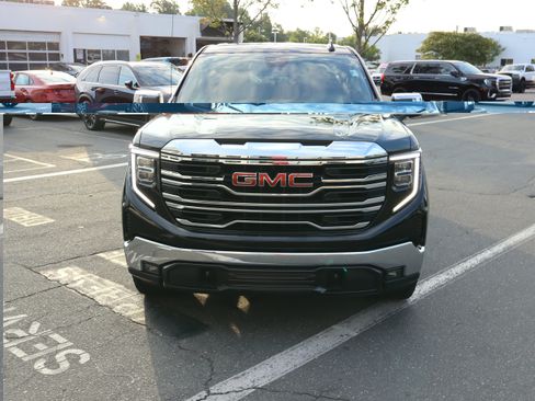 Used 2024 GMC Sierra 1500 SLT w/ SLT Premium Package AWD/4WD image 3