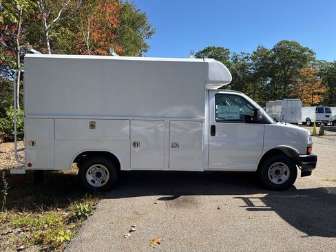 New 2025 Chevrolet Express 3500 w/ Power Convenience Package RWD image 3
