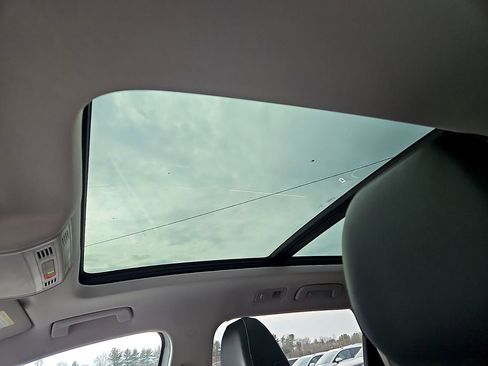 New 2026 Volkswagen Taos SE image 13