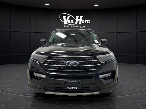Used 2023 Ford Explorer XLT image 12