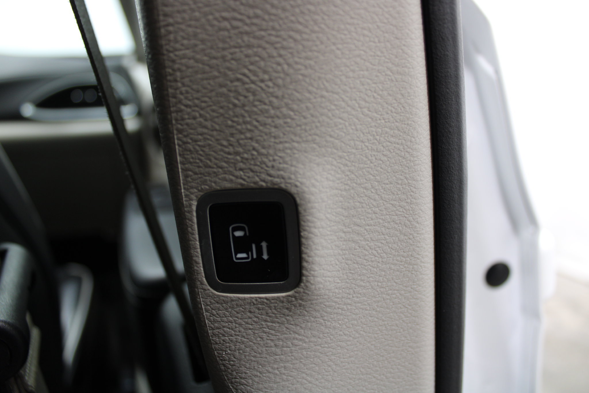 Used 2023 Chrysler Pacifica Limited FWD image 23