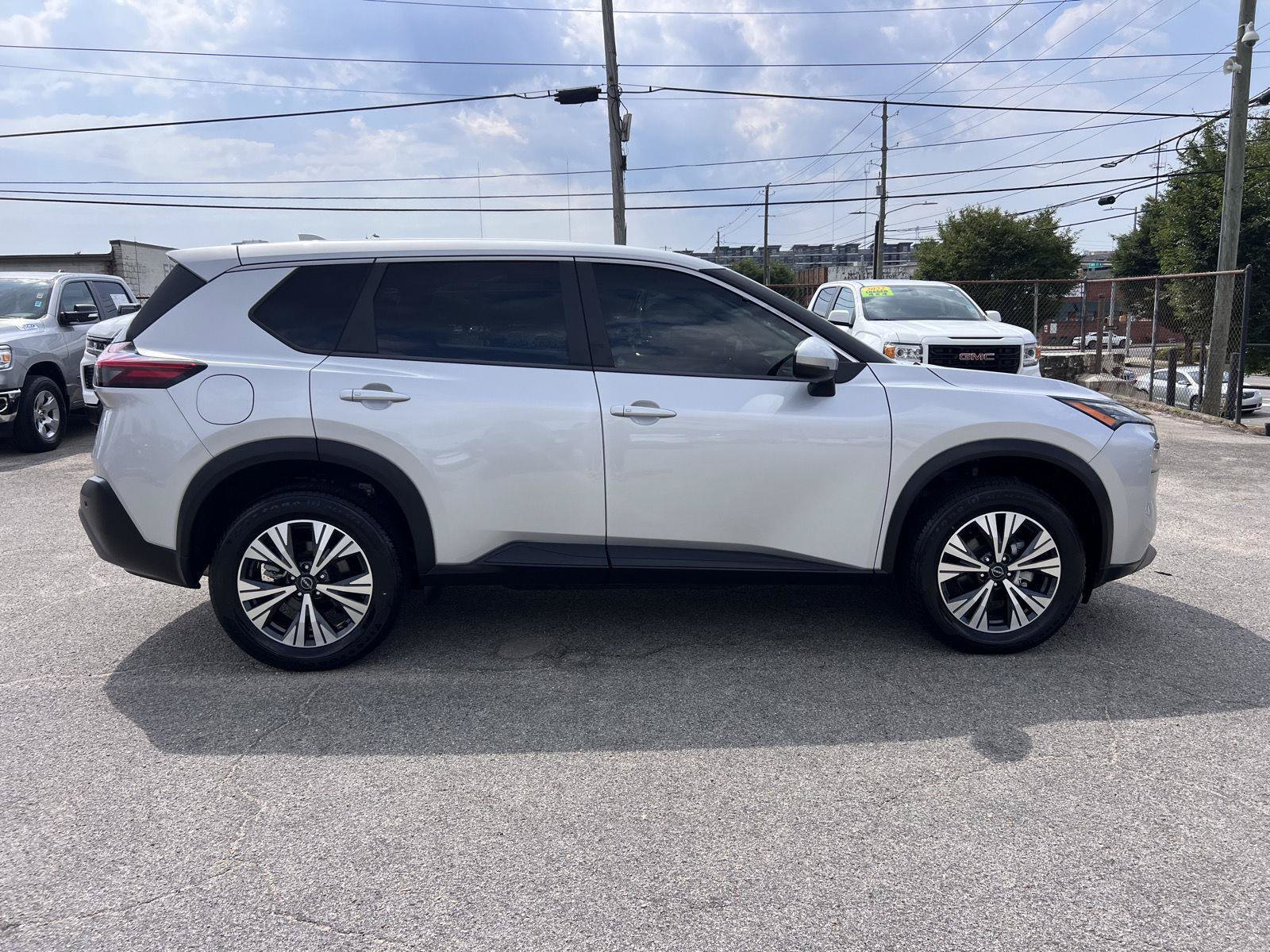 Used 2023 Nissan Rogue SV AWD/4WD image 34