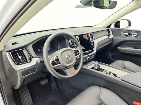 Certified 2025 Volvo XC60 B5 Plus image 20