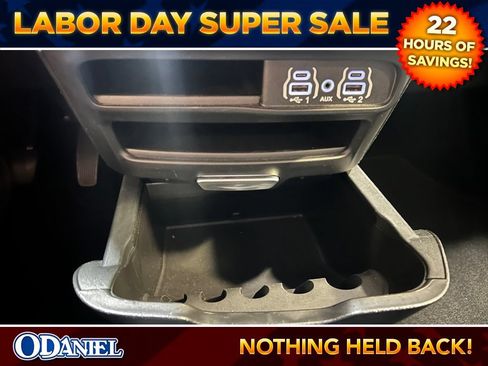 Used 2025 Chrysler Pacifica Select FWD image 17
