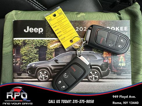 Used 2020 Jeep Cherokee Latitude Plus w/ Cold Weather Group image 35