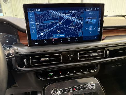 Used 2023 Lincoln Nautilus Reserve w/ Luxury Package image 19