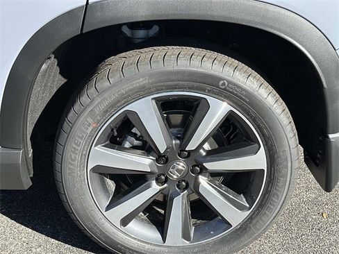 New 2025 Honda Pilot Touring image 10