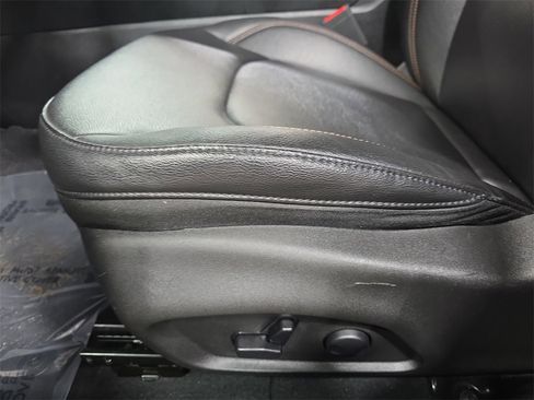 Used 2024 Jeep Compass Limited image 27