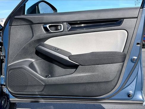 Used 2025 Honda Civic Sport image 26