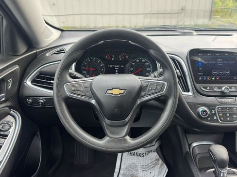 Used 2021 Chevrolet Malibu LT FWD image 20