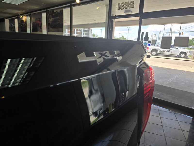 Used 2025 GMC Sierra 1500 SLT AWD/4WD image 38