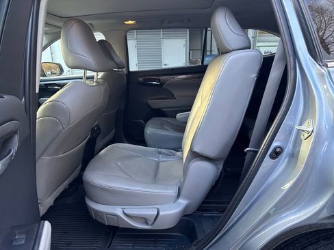 Used 2022 Toyota Highlander Platinum image 15