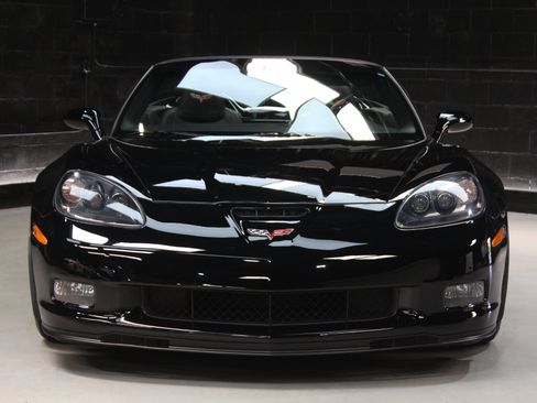 Used 2013 Chevrolet Corvette Grand Sport w/ 3LT Preferred Equipment Group RWD image 9