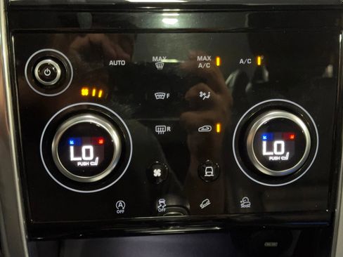 Used 2020 Land Rover Discovery Sport S image 38