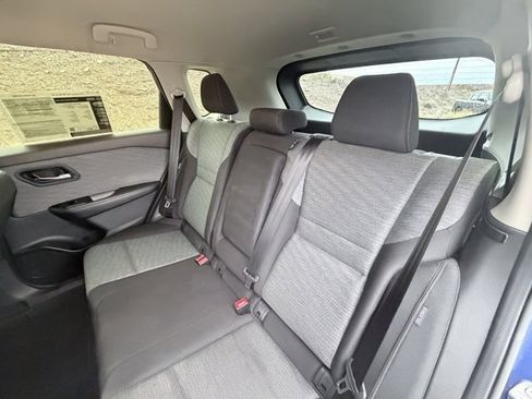 Certified 2023 Nissan Rogue SV image 24