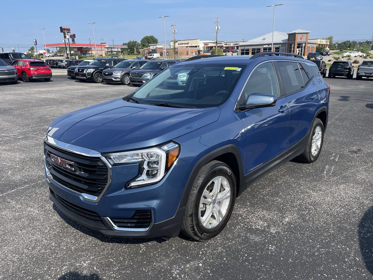Certified 2024 GMC Terrain SLE w/ Driver Convenience Package FWD image 1