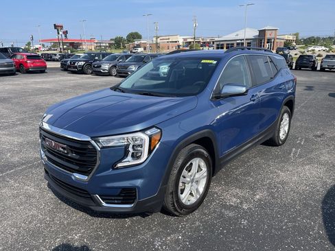 Used 2024 GMC Terrain SLE w/ Driver Convenience Package FWD image 1