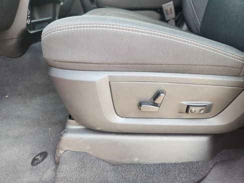 Used 2026 RAM 2500 Big Horn AWD/4WD image 25