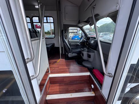 Used 2016 Ford E-450 and Econoline 450 Super Duty w/ Shuttle Bus Prep Package RWD image 12