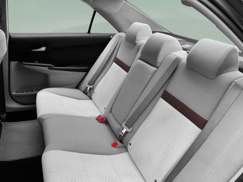 Used 2012 Toyota Camry SE FWD image 17