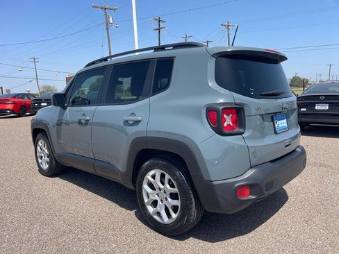 Used 2018 Jeep Renegade Latitude FWD image 5