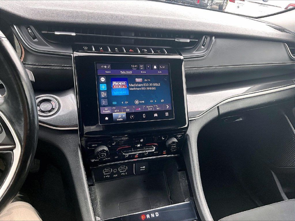 Used 2021 Jeep Grand Cherokee L Laredo w/ Luxury Tech Group I AWD/4WD image 31
