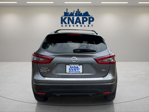 Used 2022 Nissan Rogue Sport SL FWD image 4