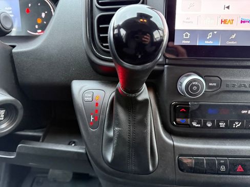 New 2026 RAM ProMaster 2500 w/ Premium Convenience Group image 24